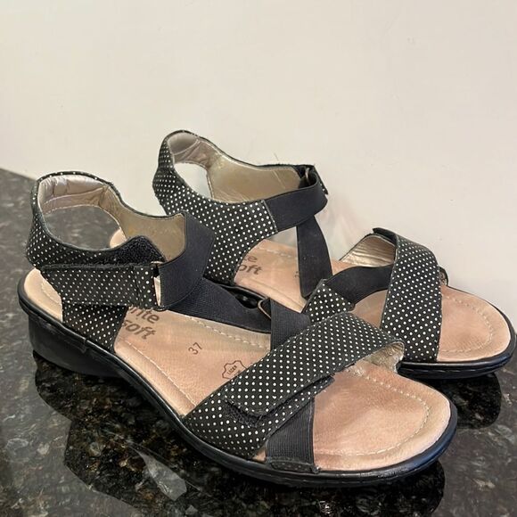 Reikers Remonte Women’s Soft Black Polka Dot Flat Sandal Reanne 57 Strap. - Picture 1 of 9